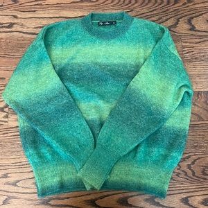 Lyla + Luxe green Sweater